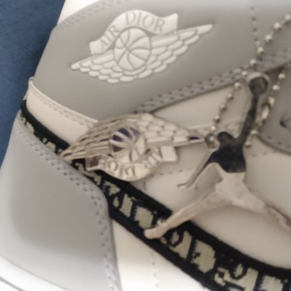 Nike Air Dior Jordan 1 "Miami" Sneakers - Picture 3 of 14